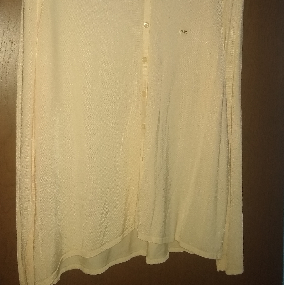Cream Top - Picture 2 of 4